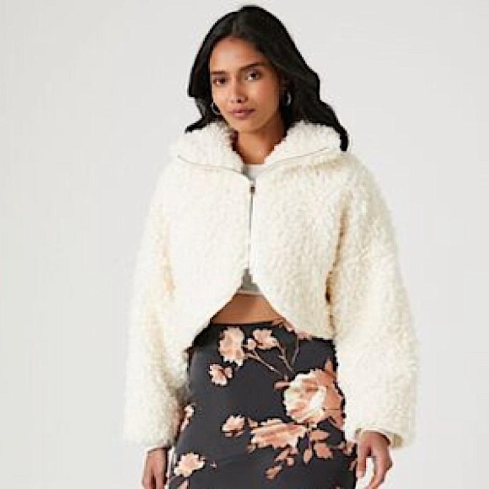 FOREVER 21 Vanilla Faux Shearling Cropped Moto Jacket